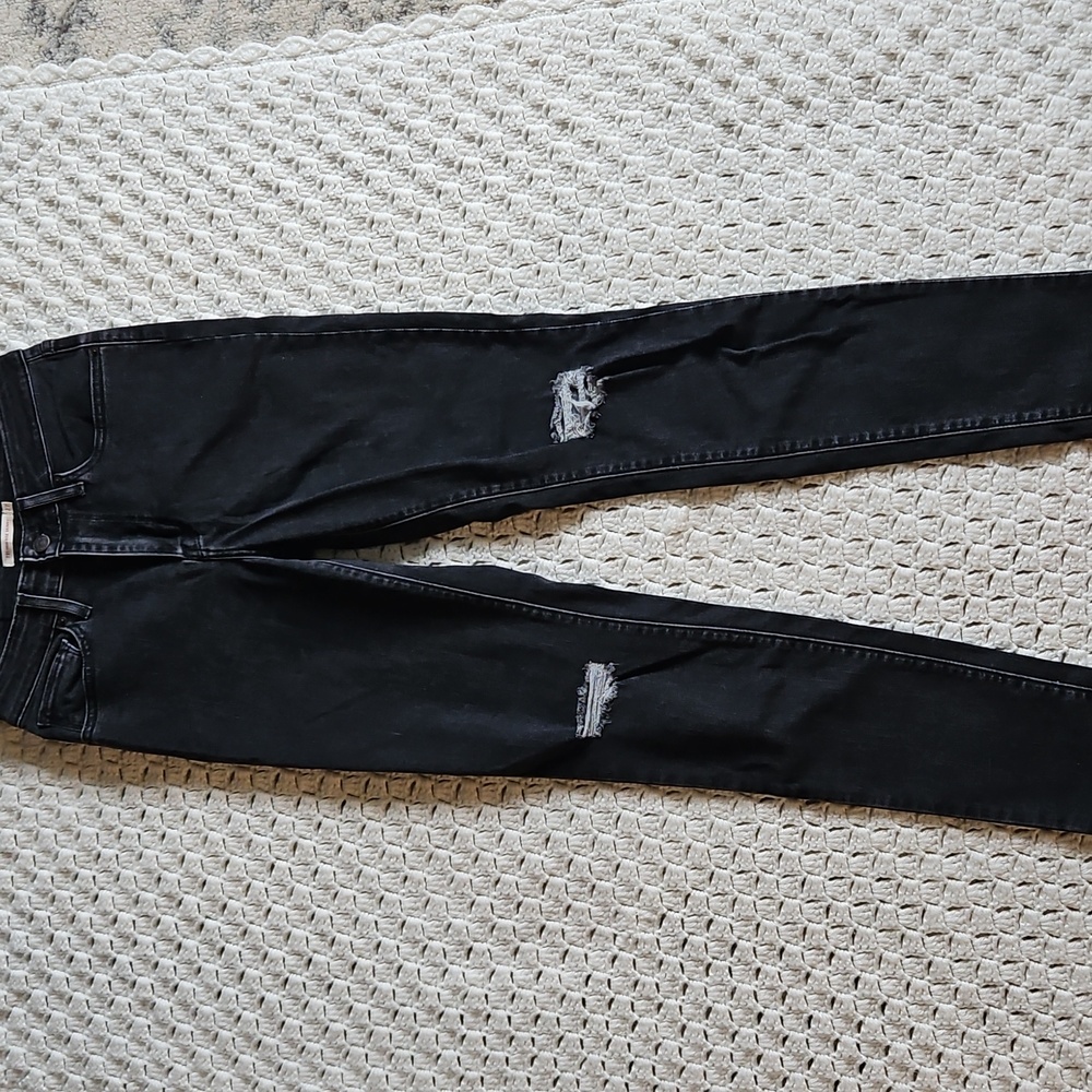 Levi High Rise Black Jeans
